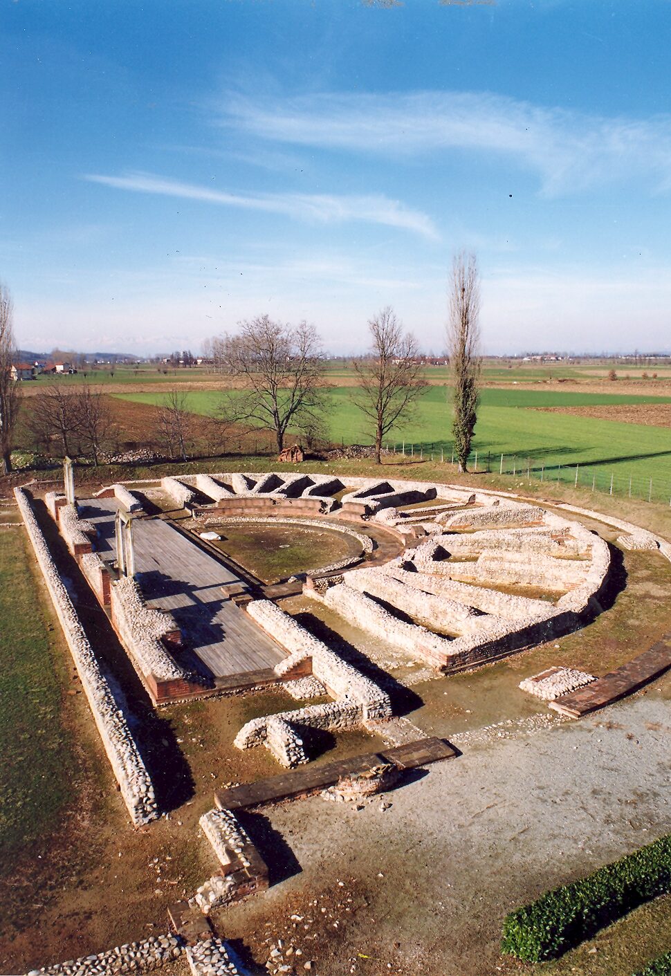 cropped-Anfiteatro-1.jpg